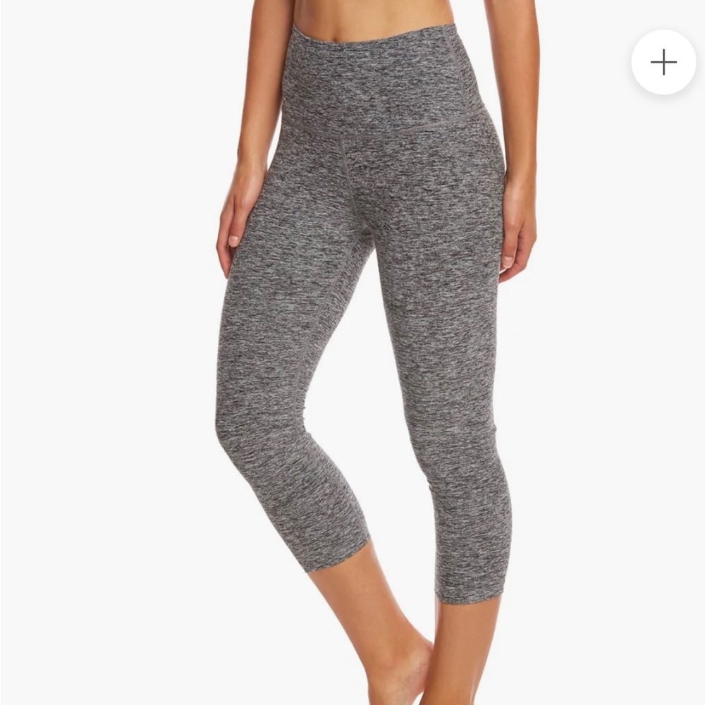 BEST SELLER
Beyond Yoga Spacedye High Waisted Yoga Capris in black/white size Sm